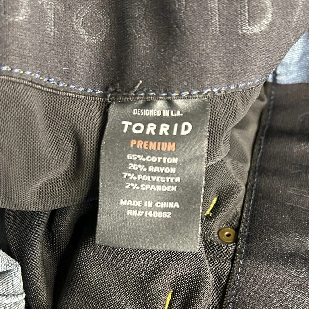 Torrid Women's Skinny Jeans in Dark Blue - Picture 5 of 9